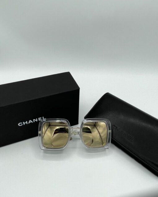 CHANEL Mirror Square Ladies Sunglasses Grey. - Image 8