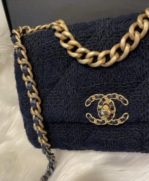 CHANEL Tweed Quilted Medium Chanel 19 Flap Navy Blue Black - Image 16