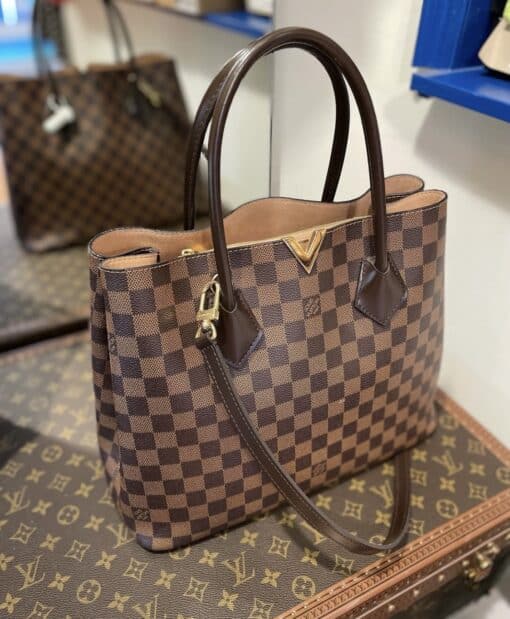 Louis Vuitton Damier Ebene Kensington Shoulder Bag. - Image 14