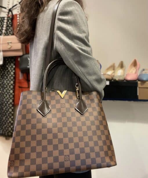 Louis Vuitton Damier Ebene Kensington Shoulder Bag. - Image 15