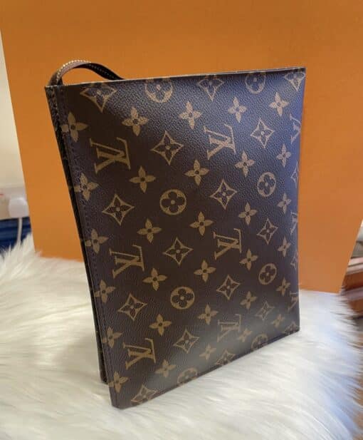 Louis Vuitton Monogram Clutch/ Toiletry Pouch 26 - Image 12