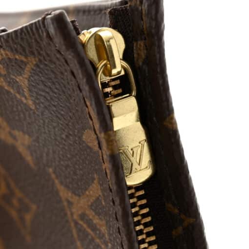 Louis Vuitton Monogram Clutch/ Toiletry Pouch 26 - Image 5